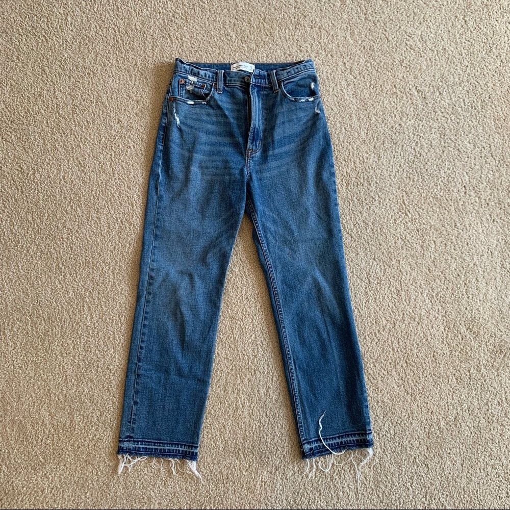 Abercrombie & Fitch - Ultra High Rise Ankle Straight Jeans